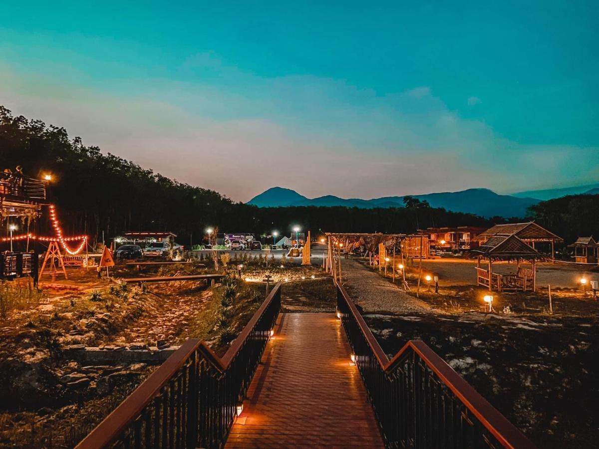 ไร่นาบัวหลวง คาเฟ่ & ฟาร์มสเตย์ Raina Bualuang Cafe & Farm Stay Ban Na No Esterno foto