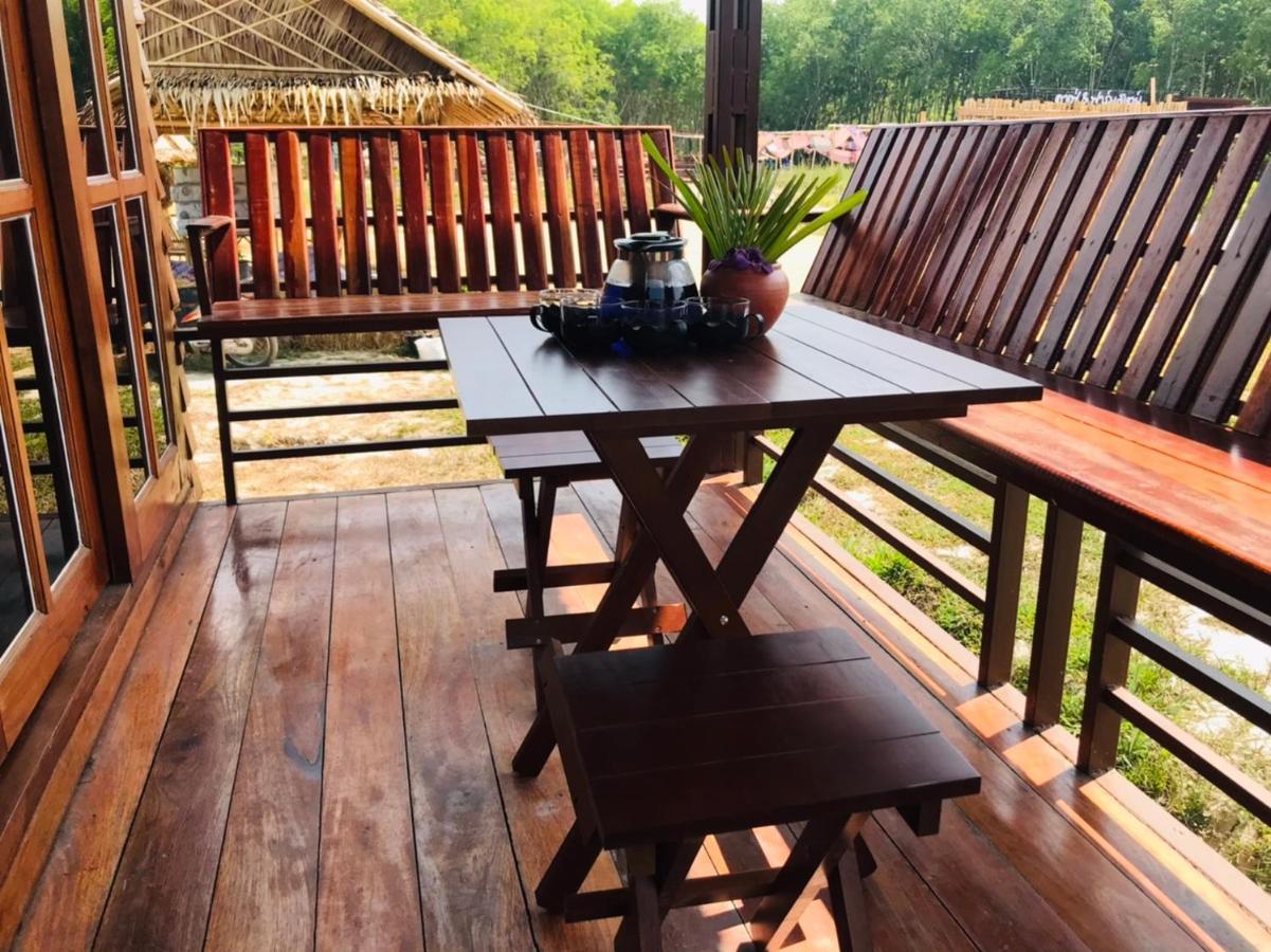 ไร่นาบัวหลวง คาเฟ่ & ฟาร์มสเตย์ Raina Bualuang Cafe & Farm Stay Ban Na No Esterno foto