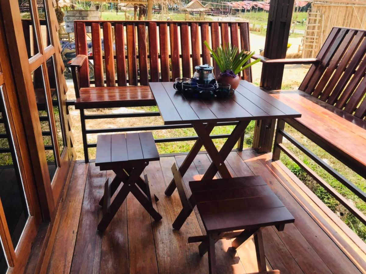 ไร่นาบัวหลวง คาเฟ่ & ฟาร์มสเตย์ Raina Bualuang Cafe & Farm Stay Ban Na No Esterno foto