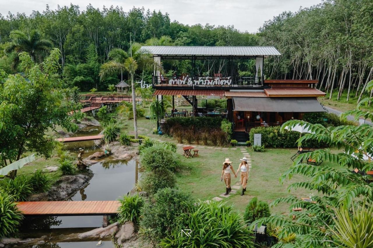 ไร่นาบัวหลวง คาเฟ่ & ฟาร์มสเตย์ Raina Bualuang Cafe & Farm Stay Ban Na No Esterno foto