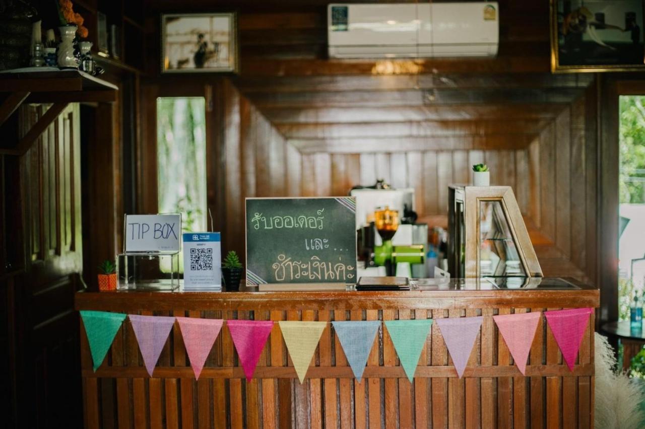 ไร่นาบัวหลวง คาเฟ่ & ฟาร์มสเตย์ Raina Bualuang Cafe & Farm Stay Ban Na No Esterno foto