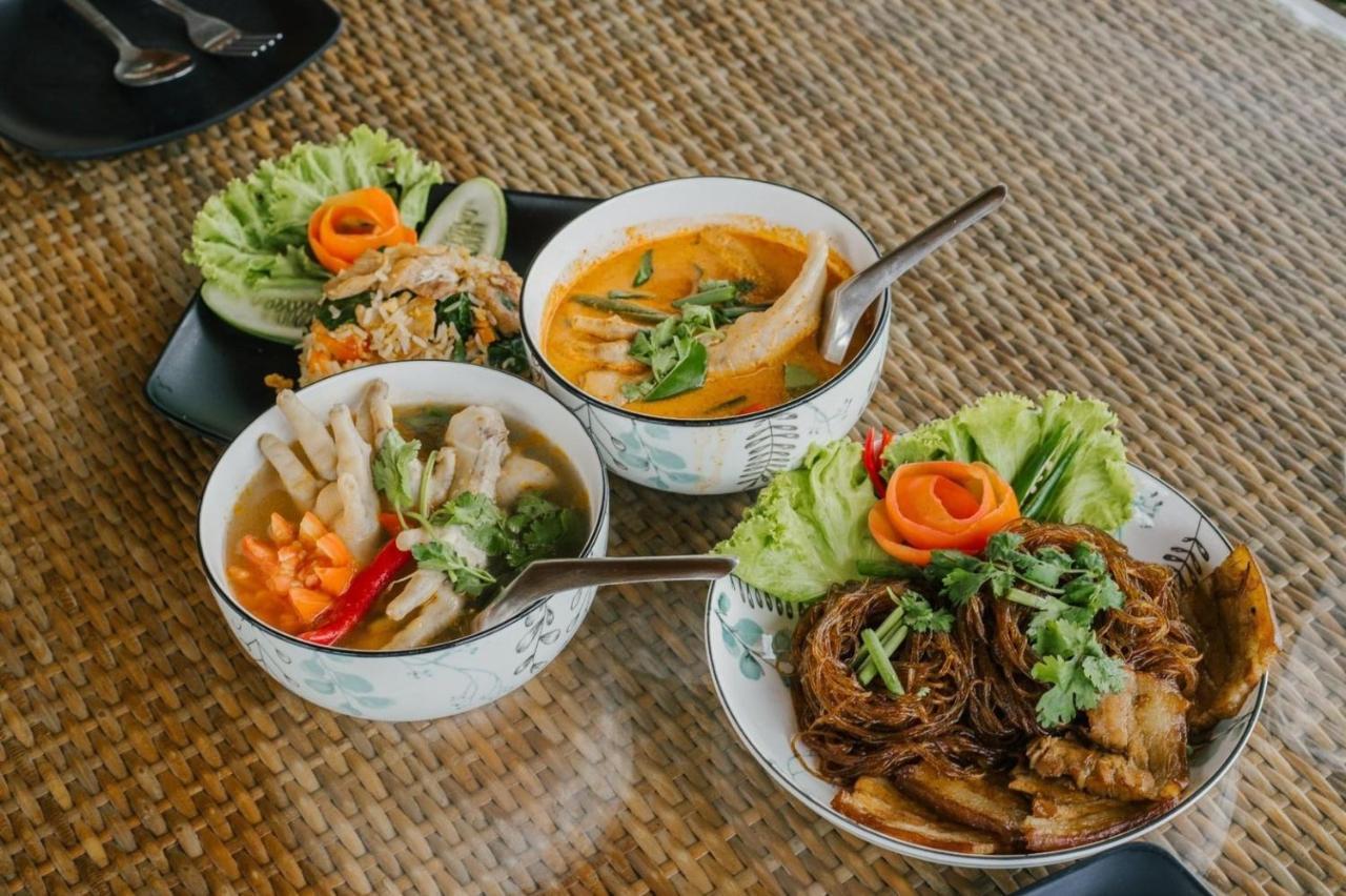 ไร่นาบัวหลวง คาเฟ่ & ฟาร์มสเตย์ Raina Bualuang Cafe & Farm Stay Ban Na No Esterno foto